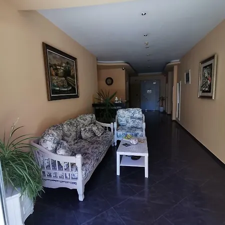 Alexandrov شقة نيسيبار